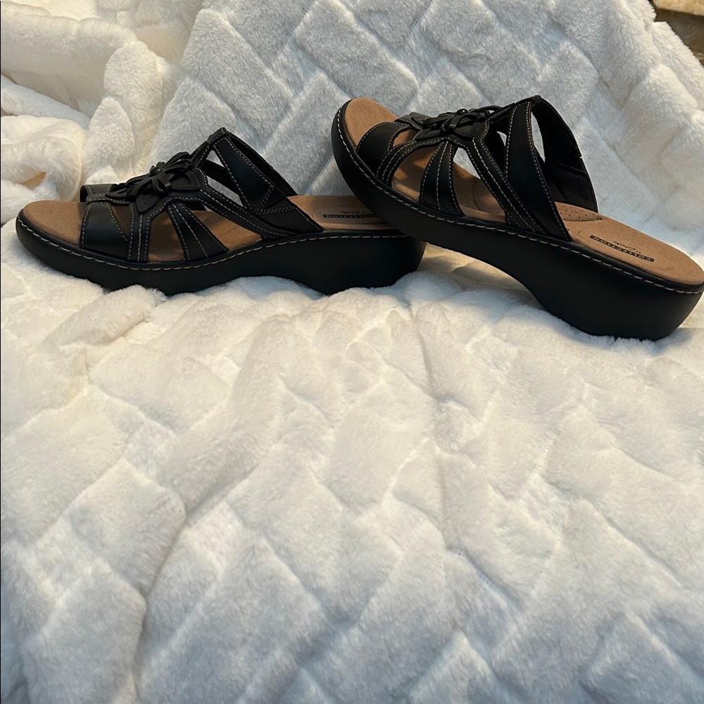Clarks Black Floral Women's Sandals. Never worn, size 10. - Picture 4 of 5